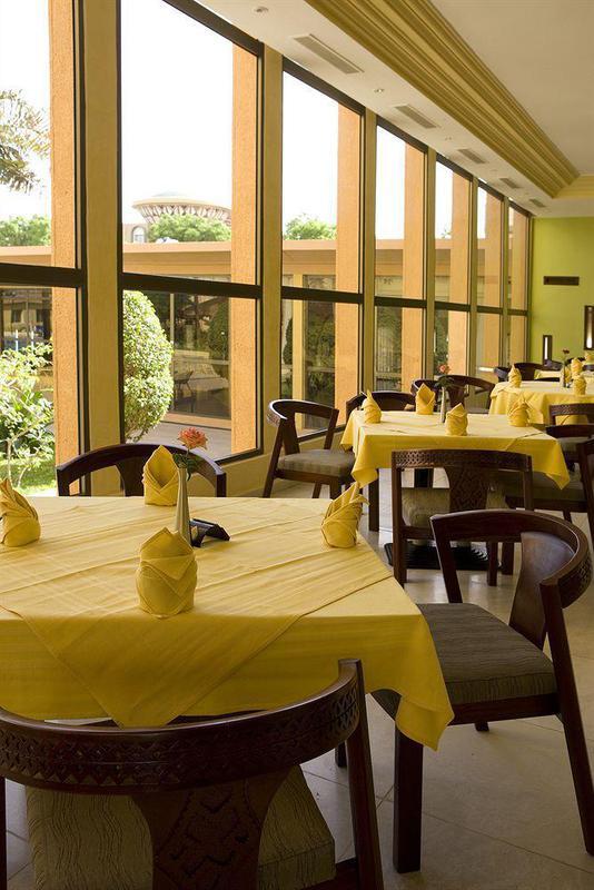 Azalai Hotel Independance ワガドゥグー エクステリア 写真
