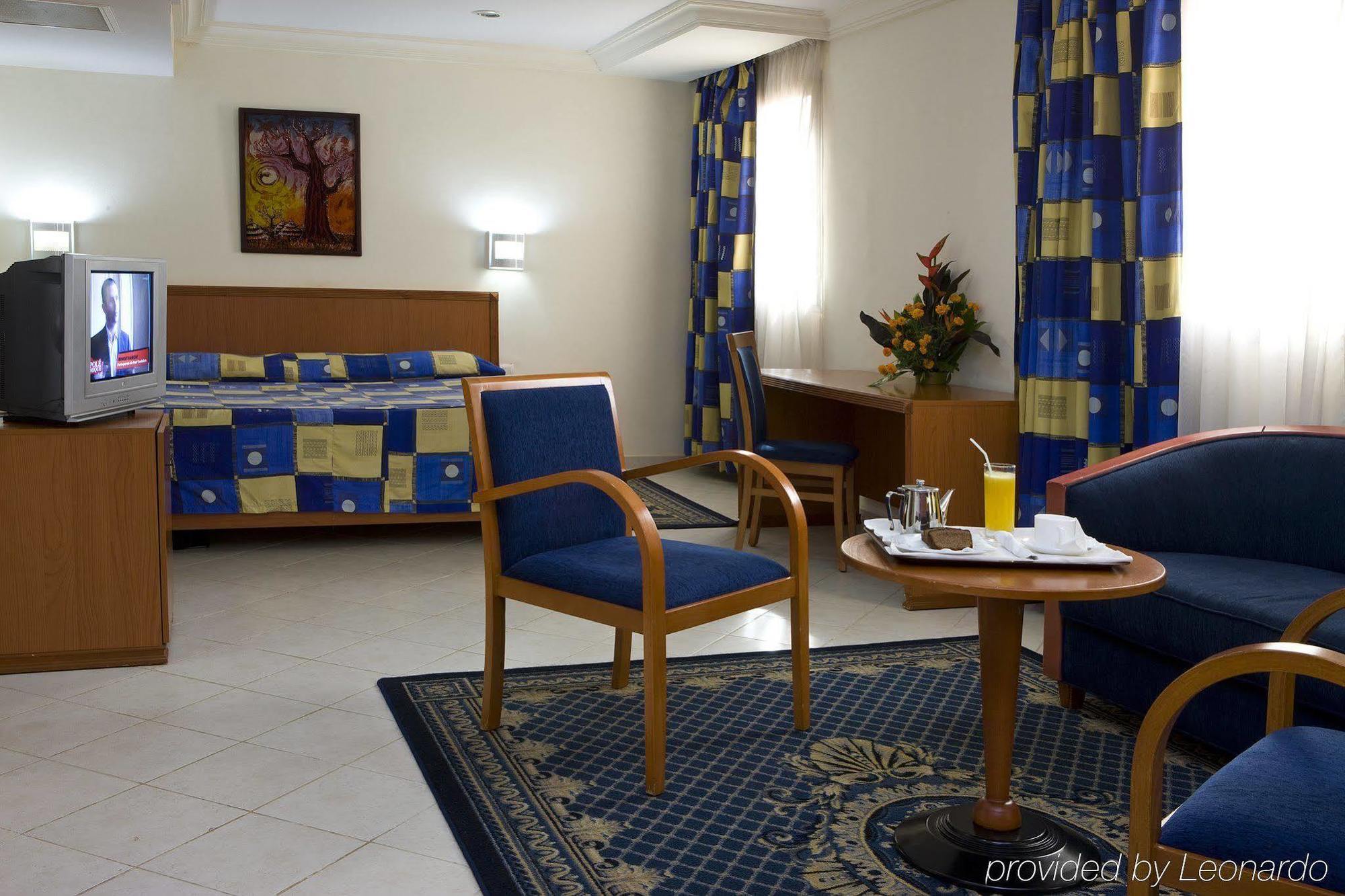 Azalai Hotel Independance ワガドゥグー エクステリア 写真